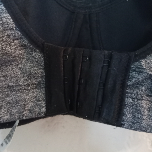 VICTORIA'S SECRET VSX Sport Bra Grey 36D - Picture 3 of 4